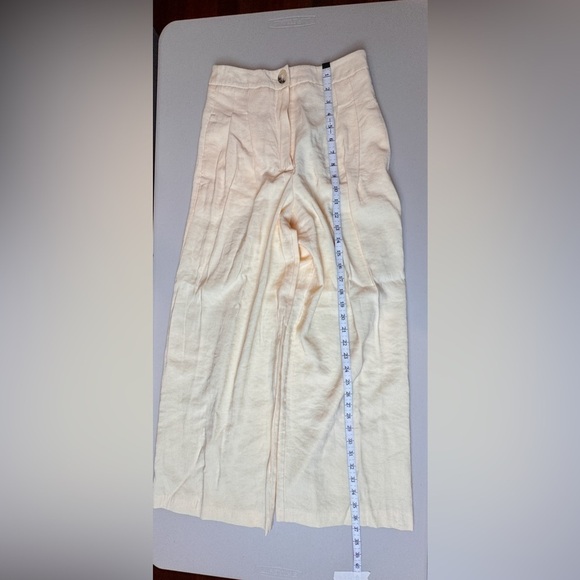 Top Shop yellow pleated slacks - Picture 2 of 9